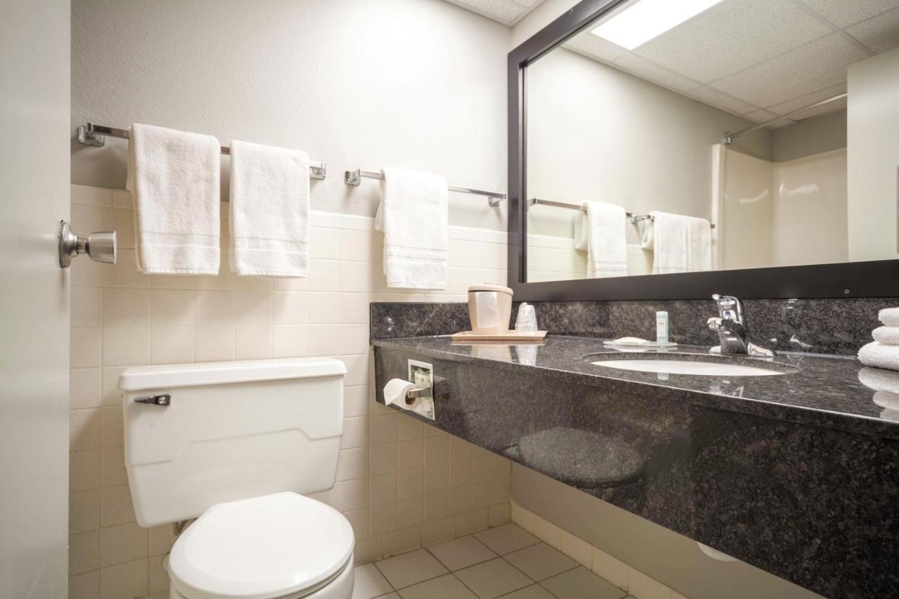Quality Inn And Conference Center I-80 Grand Island Doniphan Esterno foto