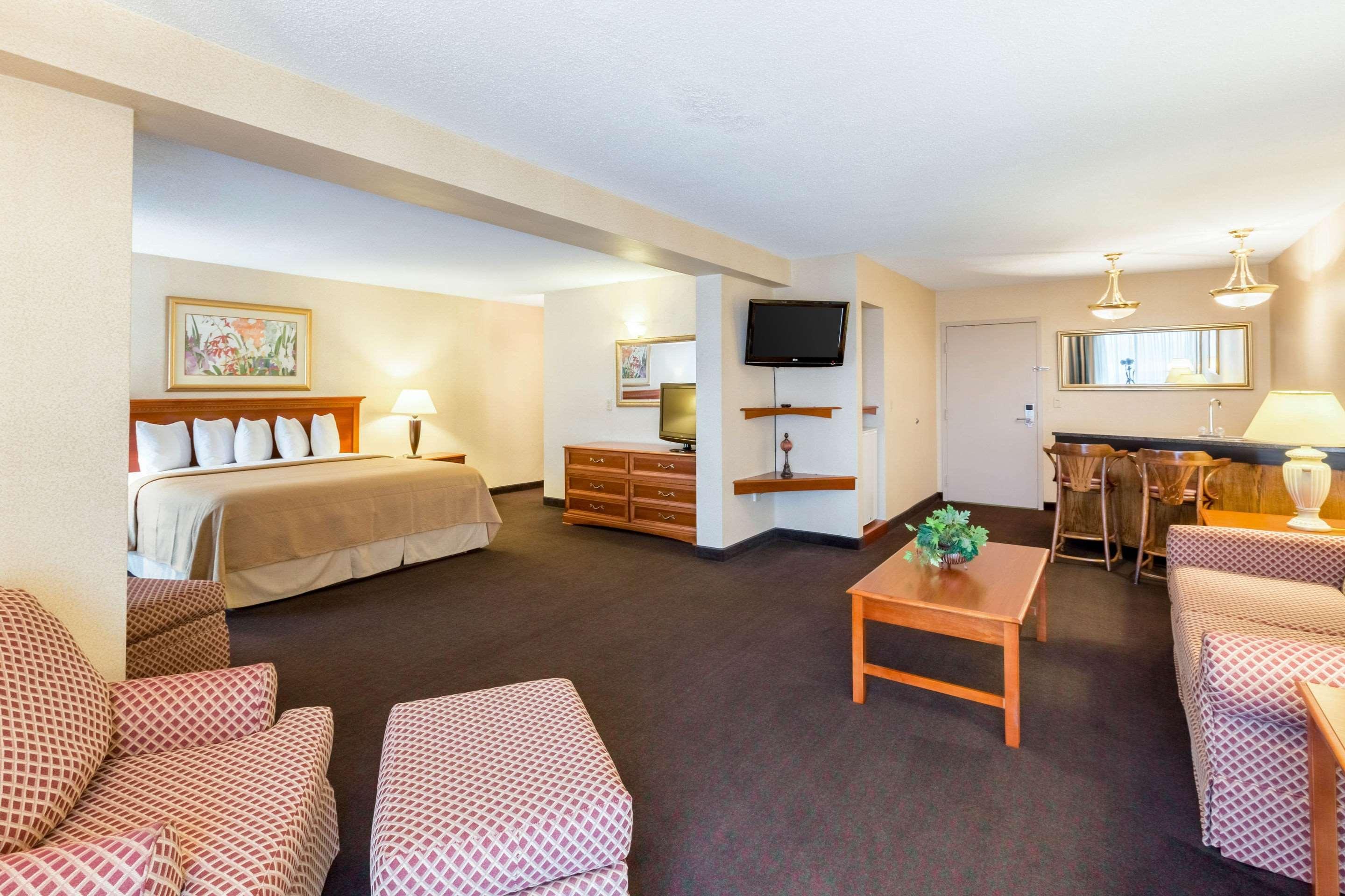 Quality Inn And Conference Center I-80 Grand Island Doniphan Esterno foto