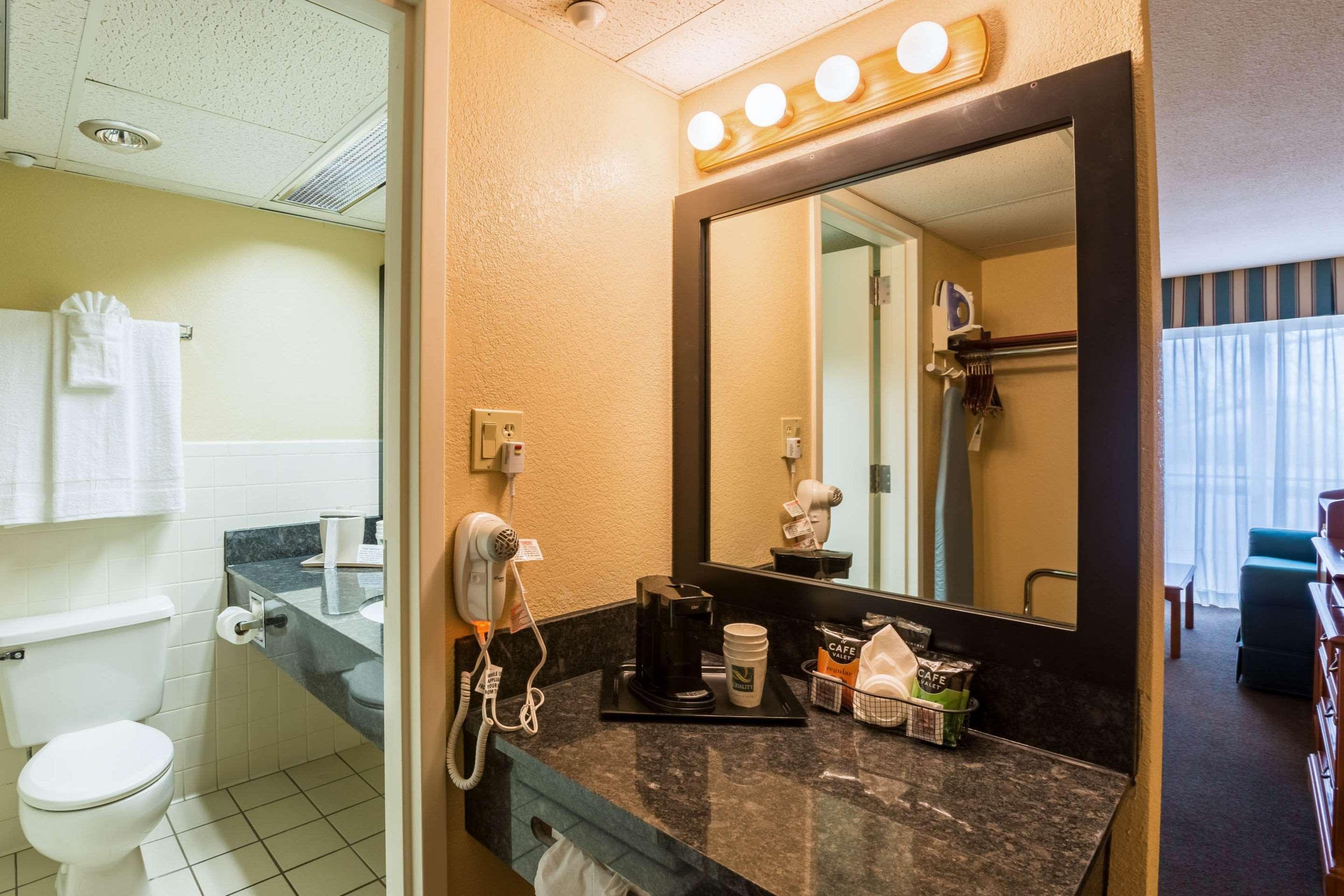 Quality Inn And Conference Center I-80 Grand Island Doniphan Esterno foto
