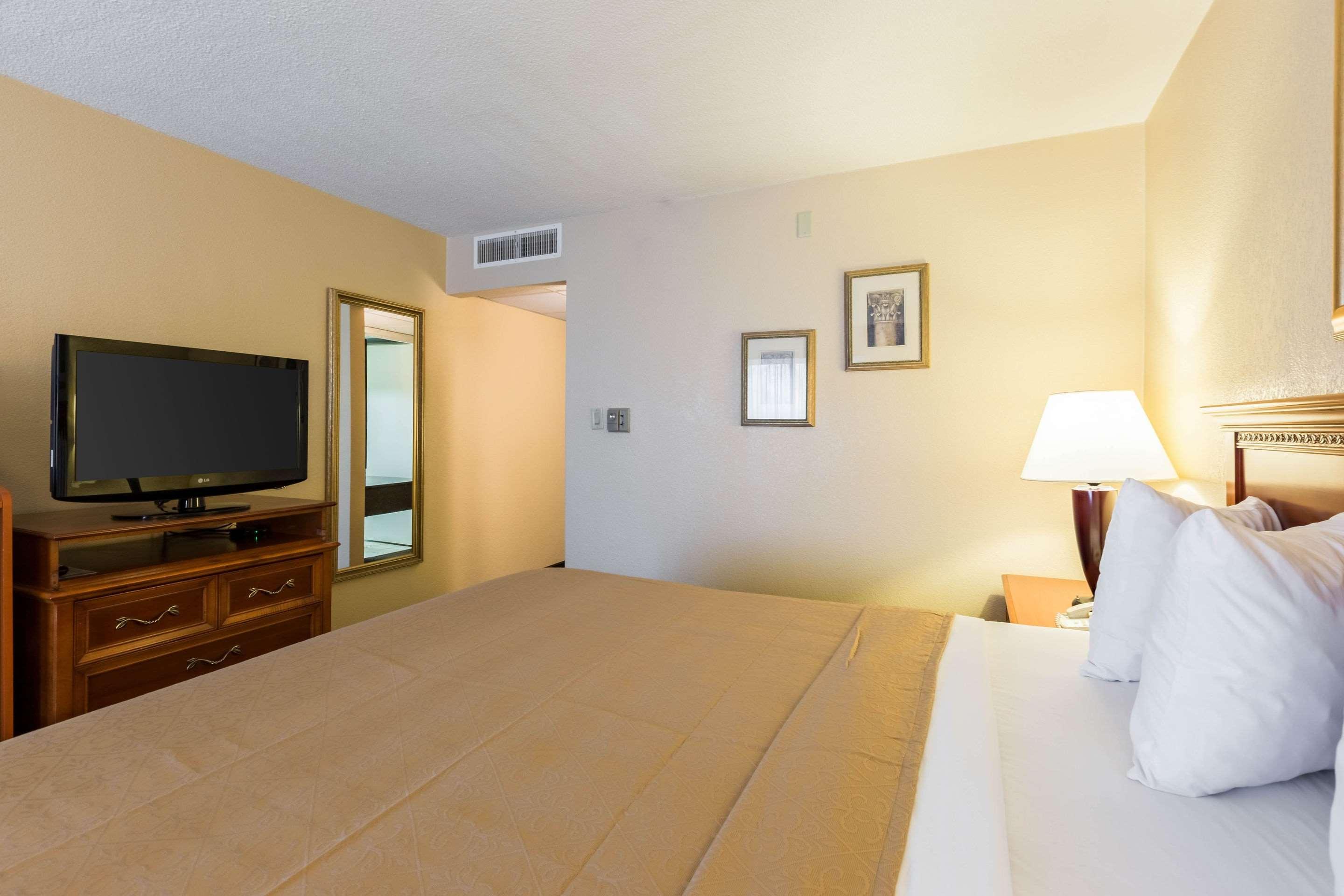 Quality Inn And Conference Center I-80 Grand Island Doniphan Esterno foto