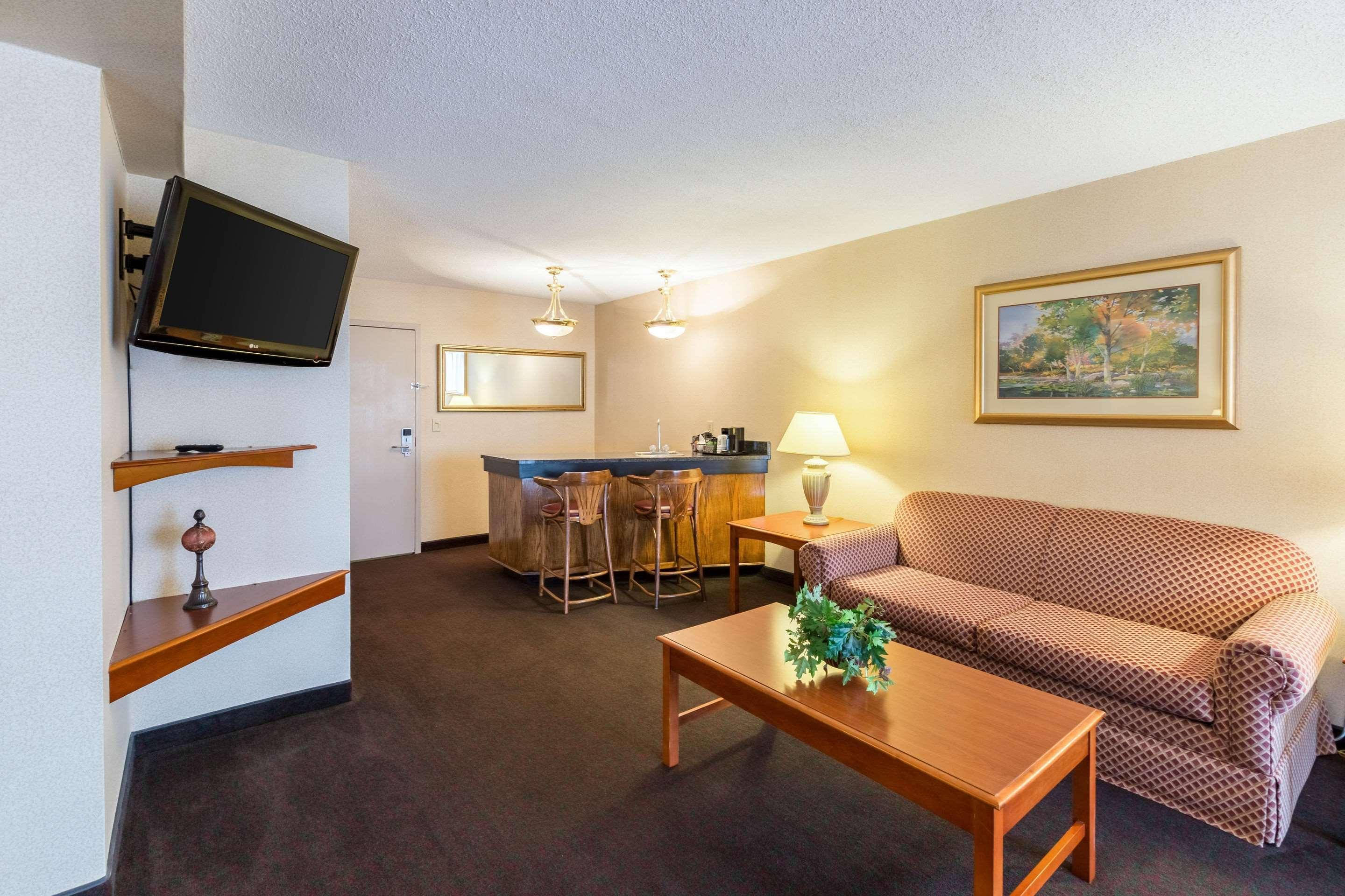 Quality Inn And Conference Center I-80 Grand Island Doniphan Esterno foto