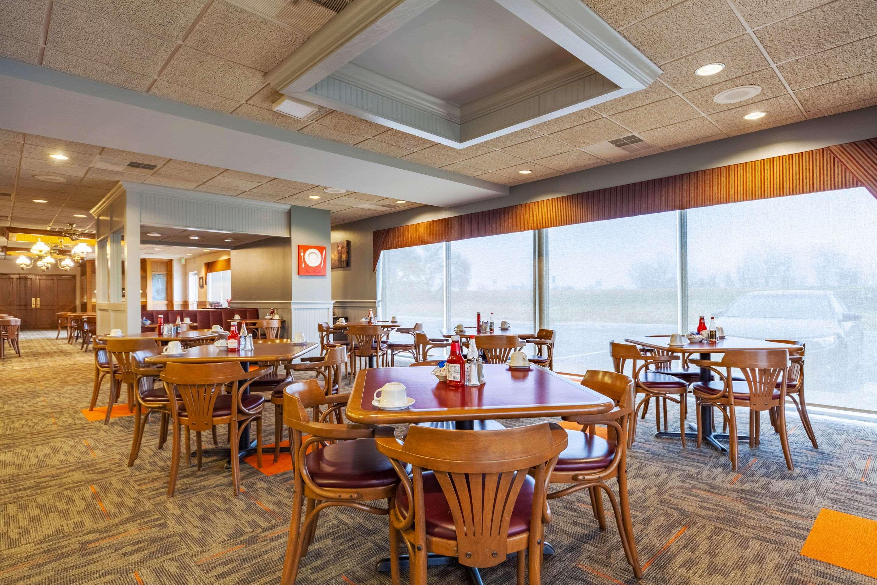 Quality Inn And Conference Center I-80 Grand Island Doniphan Esterno foto