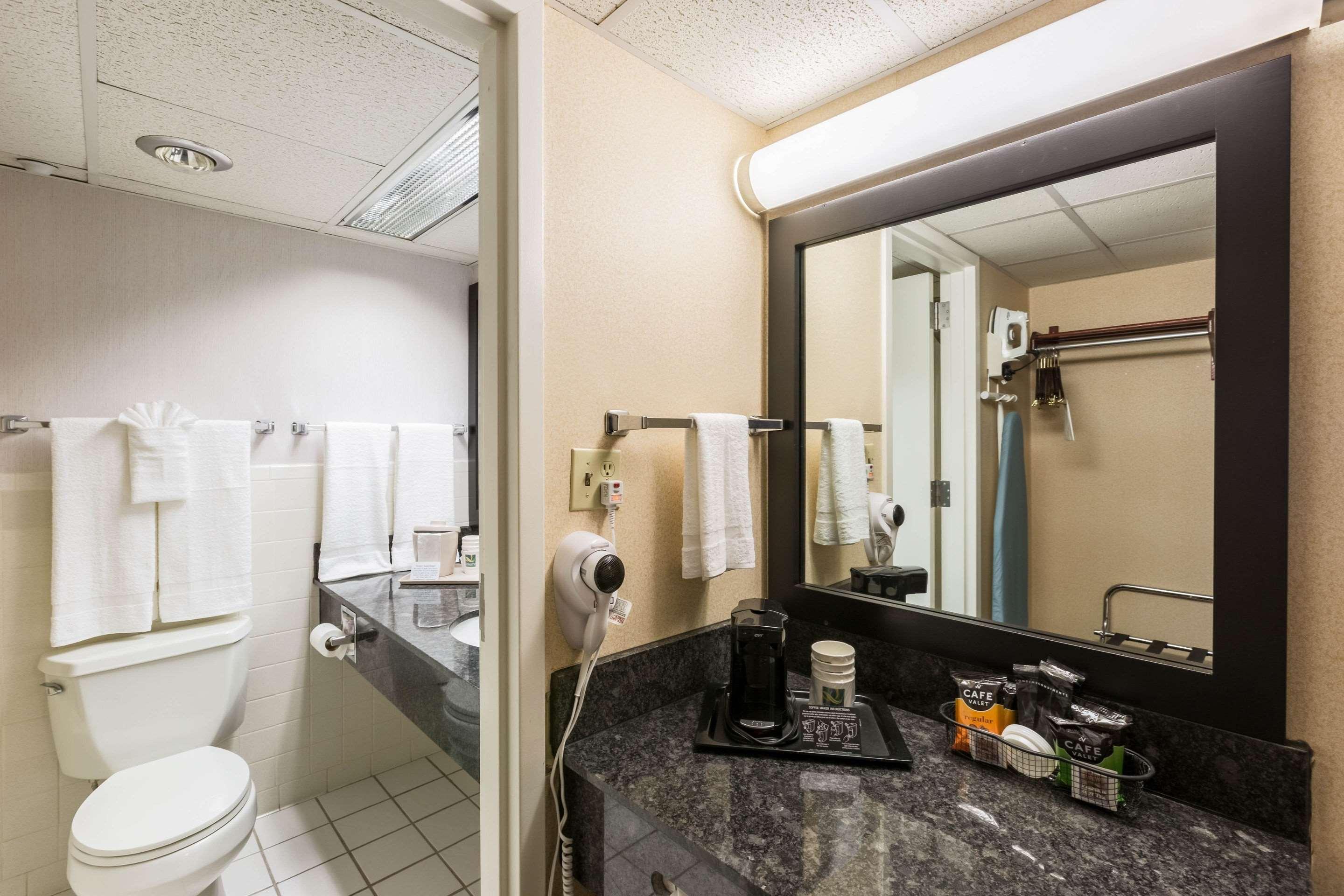Quality Inn And Conference Center I-80 Grand Island Doniphan Esterno foto
