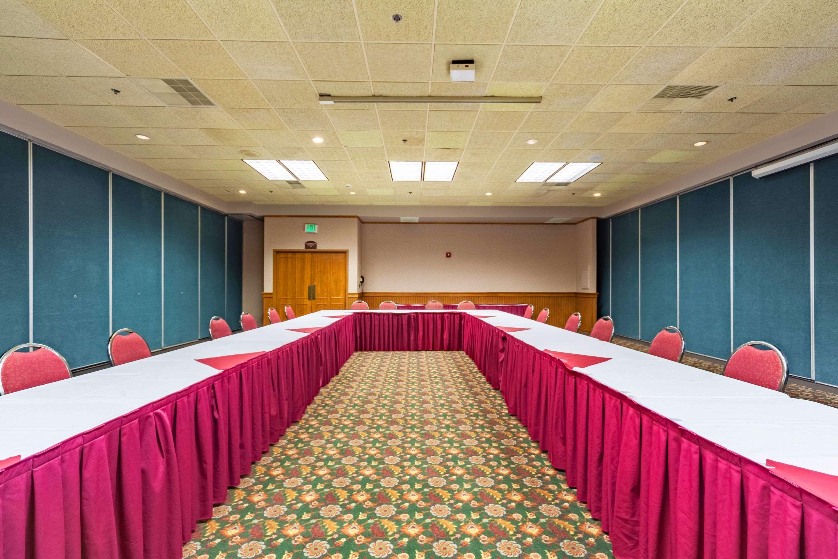 Quality Inn And Conference Center I-80 Grand Island Doniphan Esterno foto