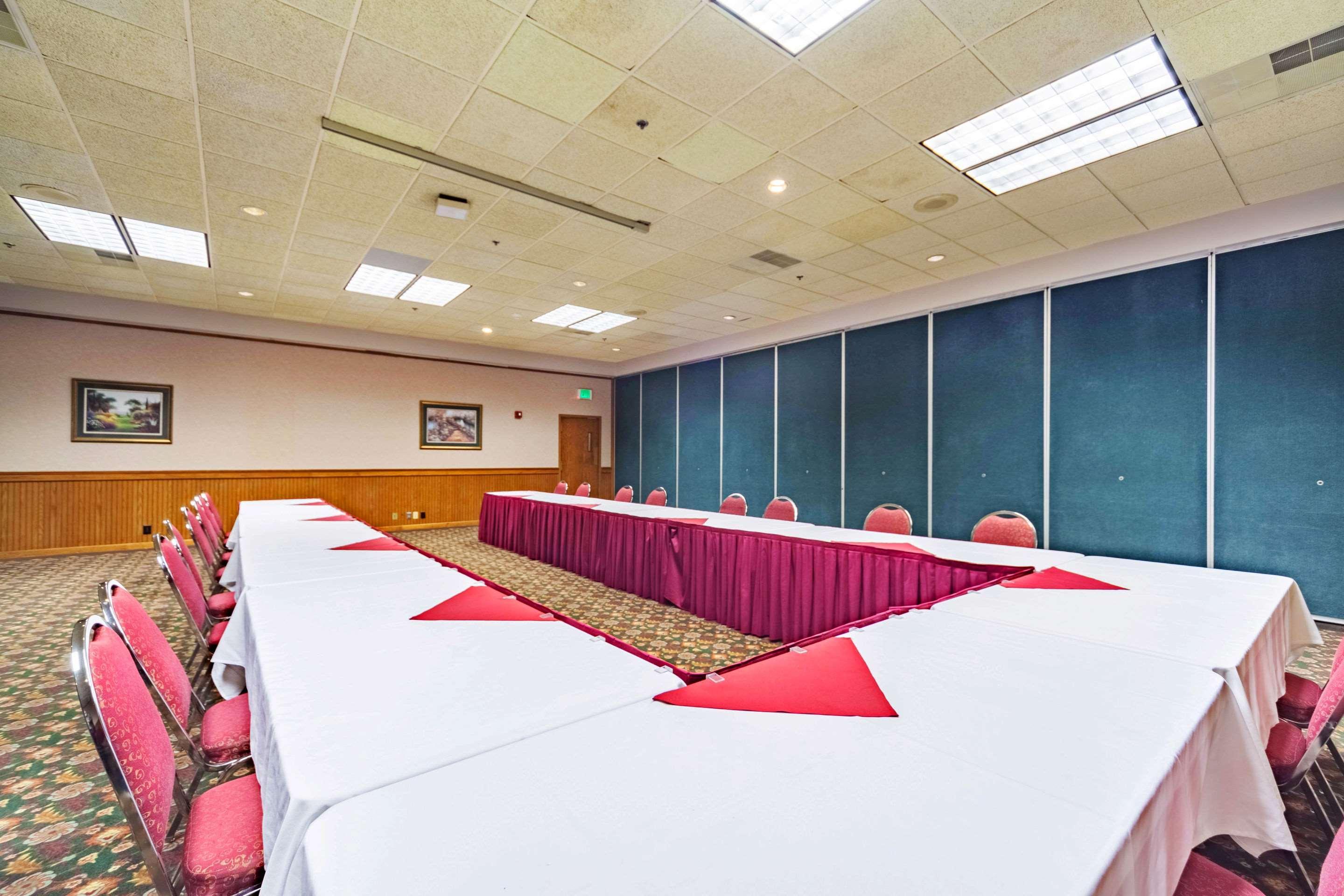 Quality Inn And Conference Center I-80 Grand Island Doniphan Esterno foto